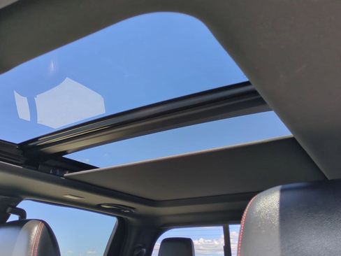 Used 2021 Nissan Titan PRO-4X w/ Pro-4x Convenience Package AWD/4WD image 19