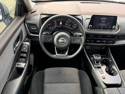 Used 2023 Nissan Rogue SV FWD image 25