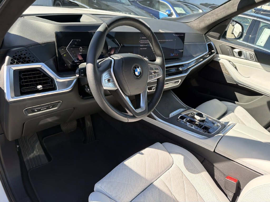 Used 2024 BMW X7 xDrive40i AWD/4WD image 18