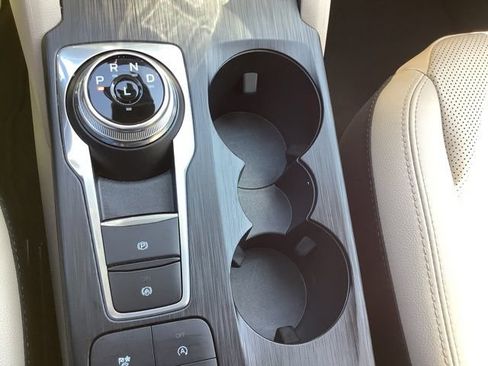 Used 2022 Ford Escape SEL FWD image 31