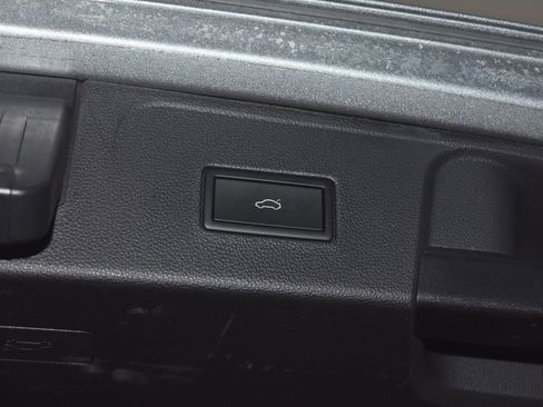 Used 2023 Volkswagen Atlas SE image 31