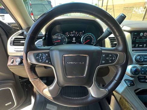 Used 2017 GMC Yukon Denali AWD/4WD image 15