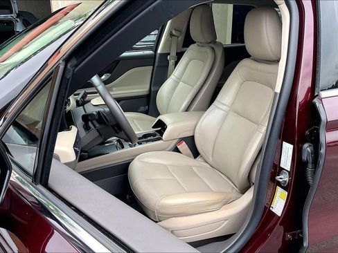 Used 2021 Lincoln Corsair AWD w/ Equipment Group 101A image 24