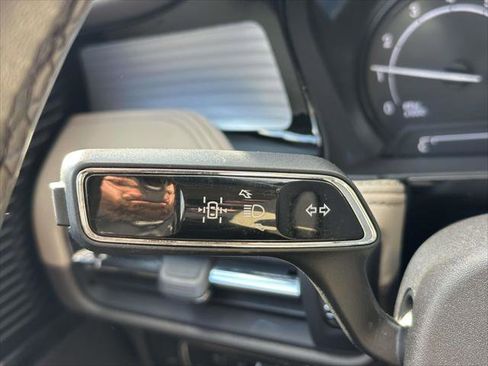 Used 2022 Lincoln Corsair Standard w/ Equipment Group 101A image 29