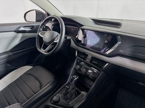 Used 2022 Volkswagen Taos SEL image 28