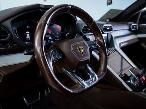 Used 2019 Lamborghini Urus image 38
