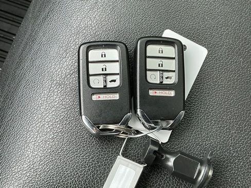Used 2022 Honda Pilot Touring image 23