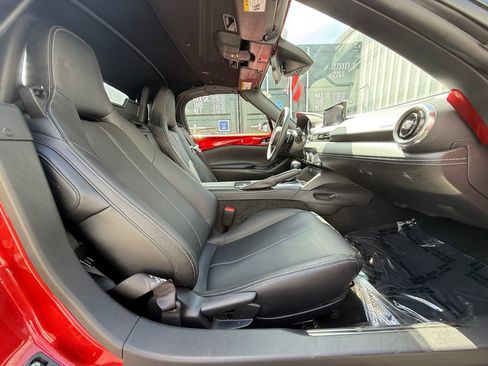 Used 2025 MAZDA MX-5 Miata Grand Touring w/ Appearance Package RWD image 23