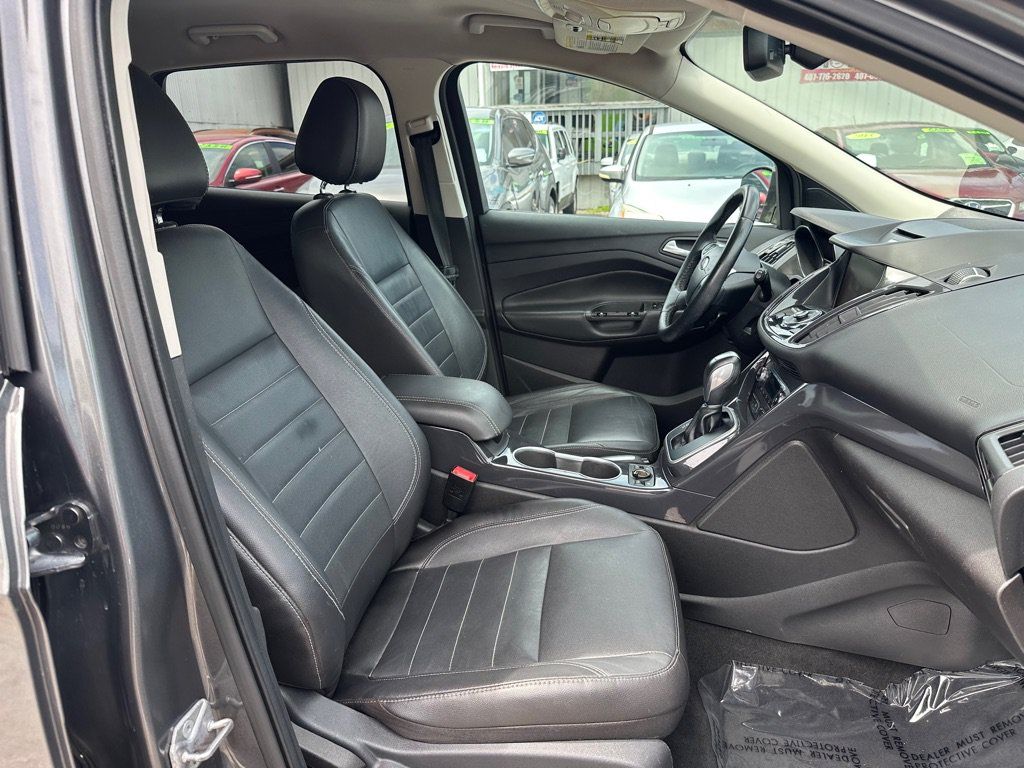 Used 2014 Ford Escape Titanium w/ Equipment Group 401A FWD image 12