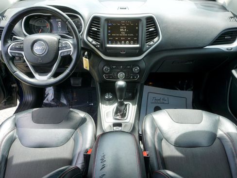 Used 2016 Jeep Cherokee Trailhawk image 10