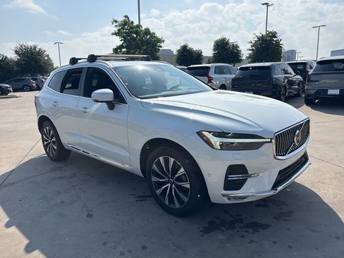 Certified 2023 Volvo XC60 B5 Plus w/ Climate Package image 3