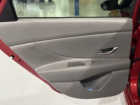 Used 2023 Hyundai Elantra SEL image 29