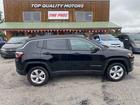 Used 2018 Jeep Compass Latitude w/ Cold Weather Group image 1