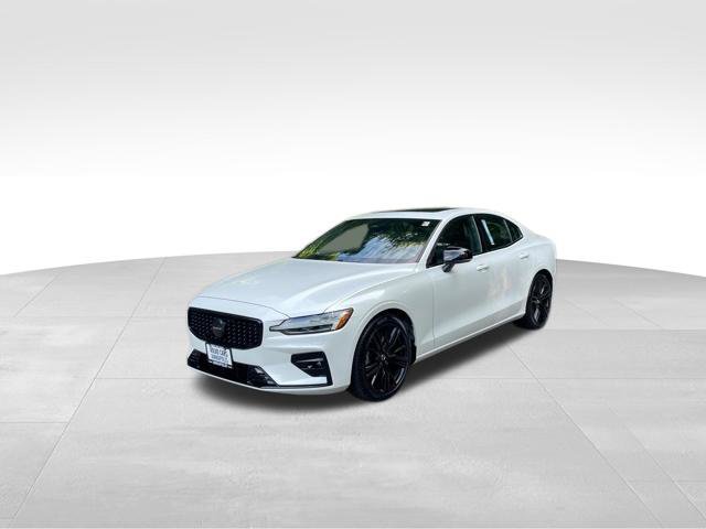 Certified 2023 Volvo S60 B5 Plus w/ Climate Package AWD/4WD image 4