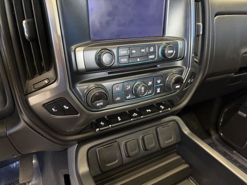 Used 2018 Chevrolet Silverado 1500 LTZ Z71 w/ LTZ Plus Package AWD/4WD image 22