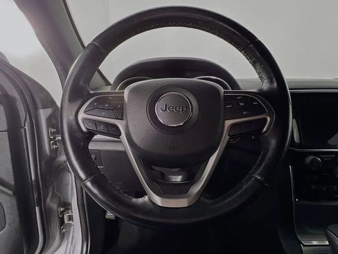 Used 2020 Jeep Grand Cherokee Altitude image 12