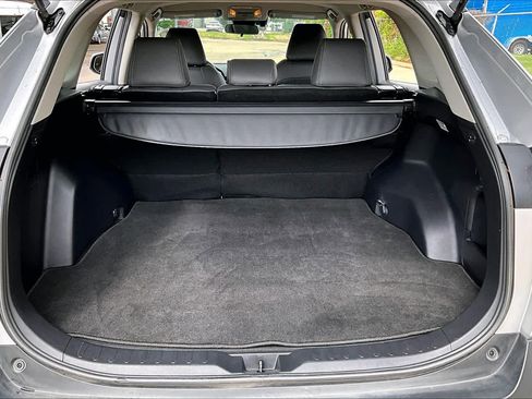 Used 2020 Toyota RAV4 XLE AWD/4WD image 30