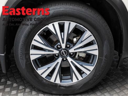 Used 2022 Nissan Rogue SV image 28