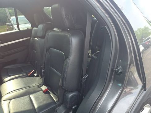 Used 2016 Ford Explorer XLT w/ Equipment Group 202A AWD/4WD image 15