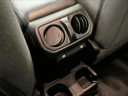Used 2024 Jeep Wrangler Unlimited Sport AWD/4WD image 35