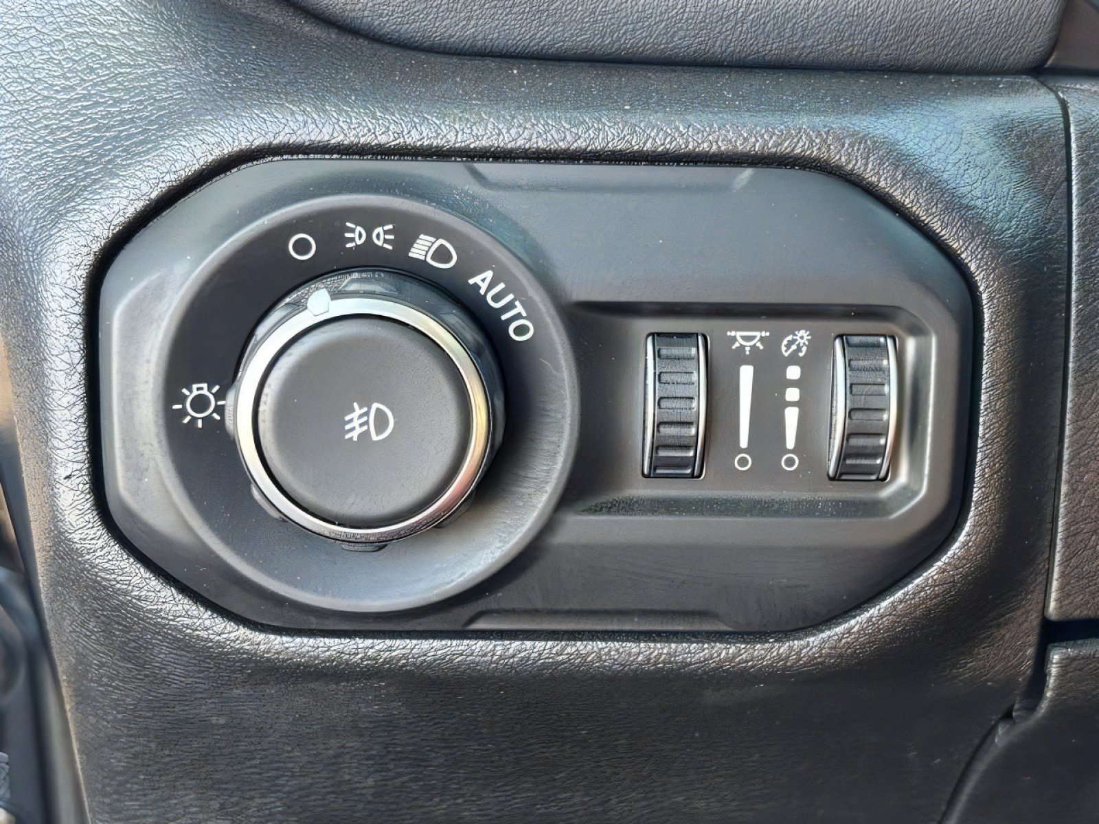 Used 2021 Jeep Wrangler Unlimited Sahara w/ Safety Group AWD/4WD image 26