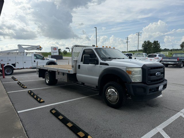 Used 2015 Ford F550 4x4 Regular Cab Super Duty image 3