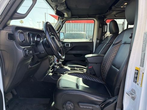 Used 2021 Jeep Wrangler Unlimited Sahara AWD/4WD image 8