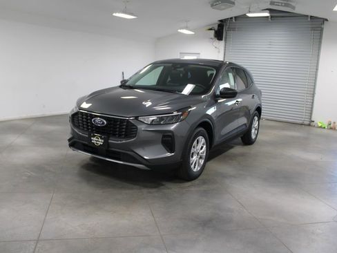 New 2026 Ford Escape Active image 3