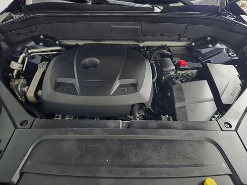 Used 2016 Volvo XC90 T6 Momentum w/ Momentum Plus Package image 32