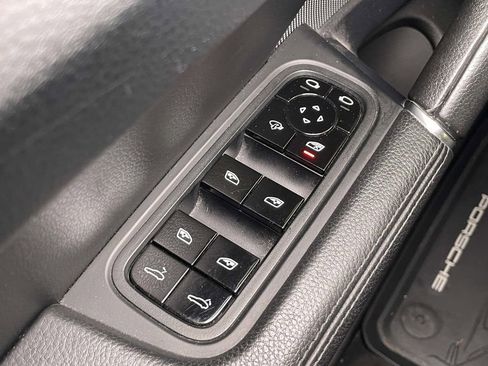 Used 2019 Porsche Cayenne AWD/4WD image 35