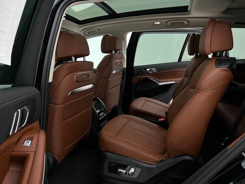 Certified 2023 BMW X7 xDrive40i w/ Climate Comfort Package image 16