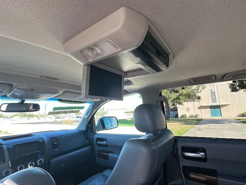 Used 2011 Toyota Sequoia Platinum image 15
