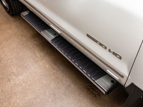 Used 2015 Chevrolet Silverado 2500 LTZ w/ LTZ Plus Package image 12