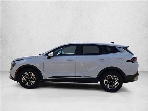 Used 2025 Kia Sportage LX FWD image 9
