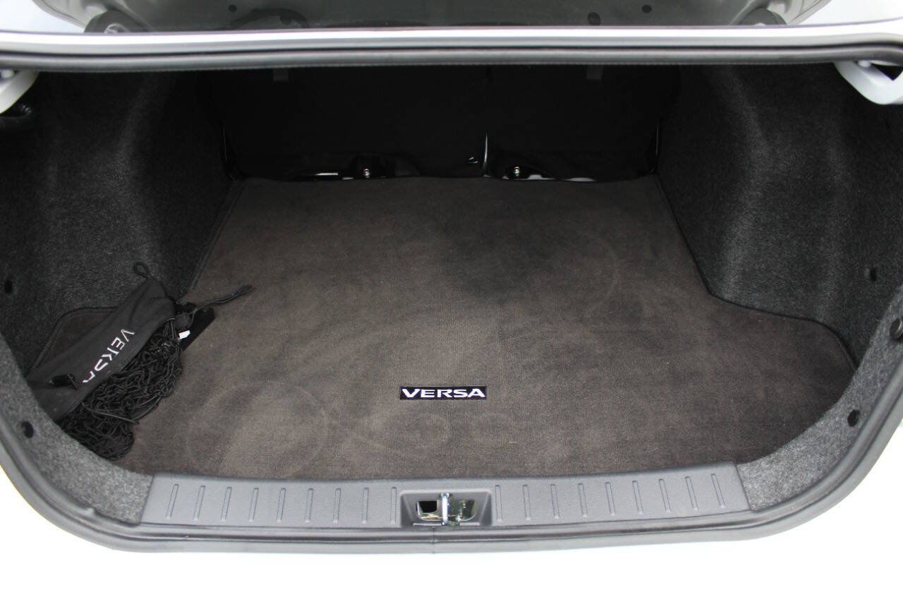 Used 2023 Nissan Versa SR w/ Trunk Package FWD image 18