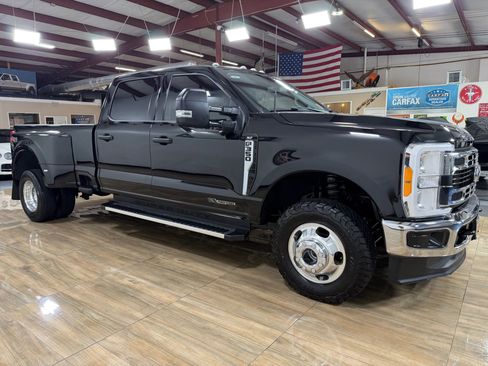 Used 2023 Ford F350 4x4 Crew Cab XLT DRW w/ 360-Degree Camera Package image 2