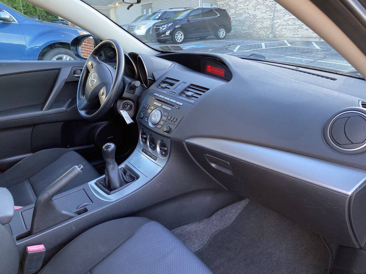 Used 2011 MAZDA MAZDA3 i Touring FWD image 16