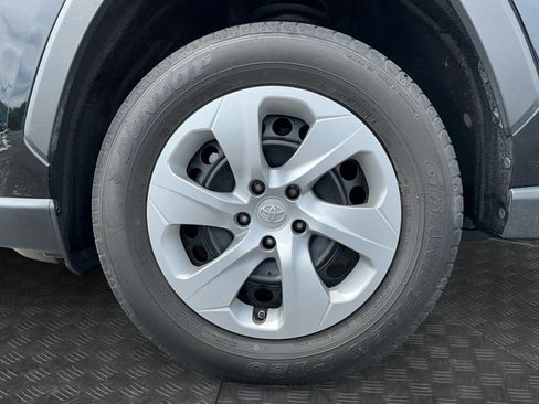 Used 2024 Toyota RAV4 LE FWD image 10