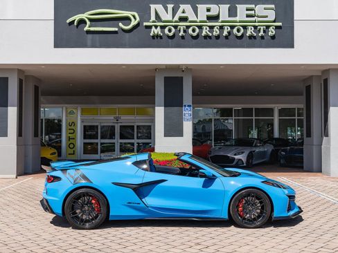 Used 2024 Chevrolet Corvette Z06 w/ Stealth Interior Trim Package image 39