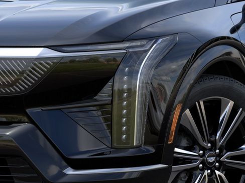 New 2026 Cadillac Optiq Luxury 2 RWD image 10