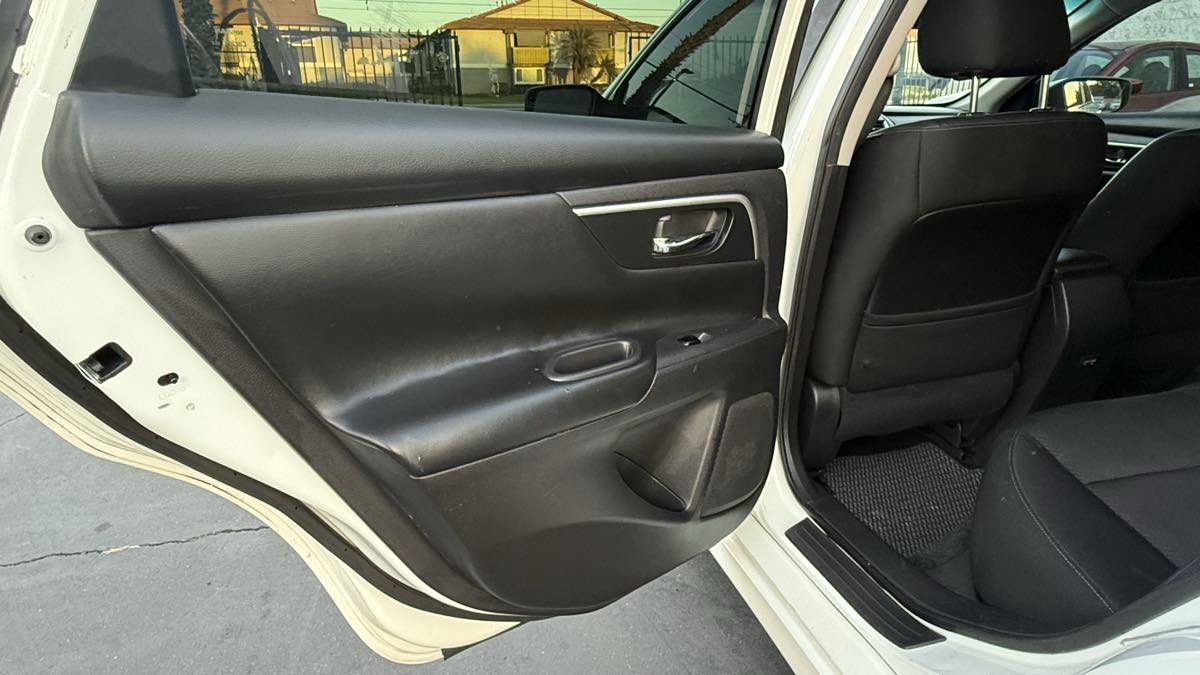 Used 2018 Nissan Altima 2.5 SR FWD image 20