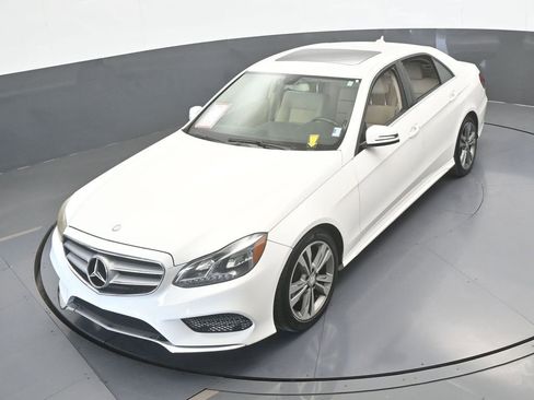 Used 2014 Mercedes-Benz E 350 Sedan image 43