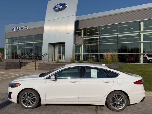 Used 2019 Ford Fusion SEL FWD image 3