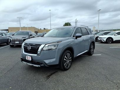 Used 2022 Nissan Pathfinder Platinum