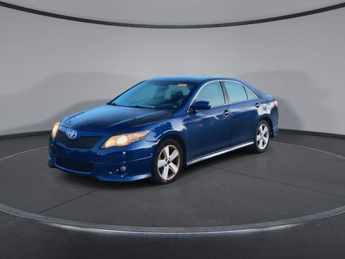 Used 2011 Toyota Camry SE w/ SE Extra-Value Pkg #1 FWD image 4