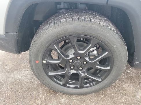 New 2026 Jeep Compass Latitude image 5