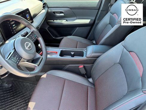 Certified 2025 Nissan Kicks SR FWD image 17