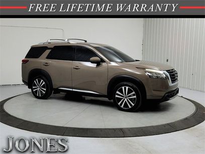 Used 2024 Nissan Pathfinder Platinum w/ Cargo Package