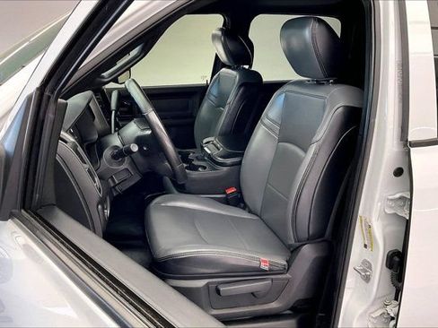 Used 2022 RAM 4500 Tradesman w/ Max Tow Package RWD image 17