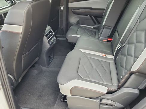 New 2026 Volkswagen Atlas Peak Edition image 8